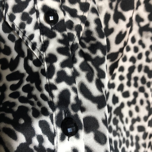 AK Anne Klein Leopard Cheetah Print Sleeveless Ruffled Top - Picture 4 of 8